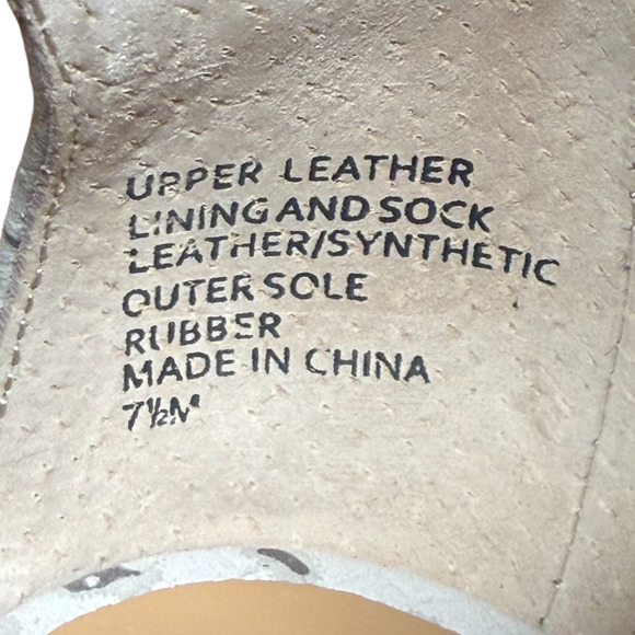 BANANA REPUBLIC Women 7.5 Flat Leather Sandal Cream Gray Snake Ankle Strap Shoe - Picture 14 of 14